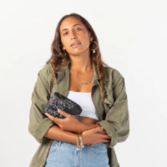 ALOHA Collection Mini Pouch Puakenikeni NWT - Picture 4 of 4